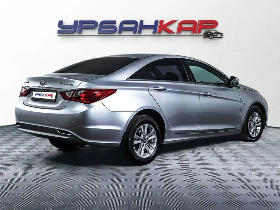 Hyundai Sonata, 2011 г.