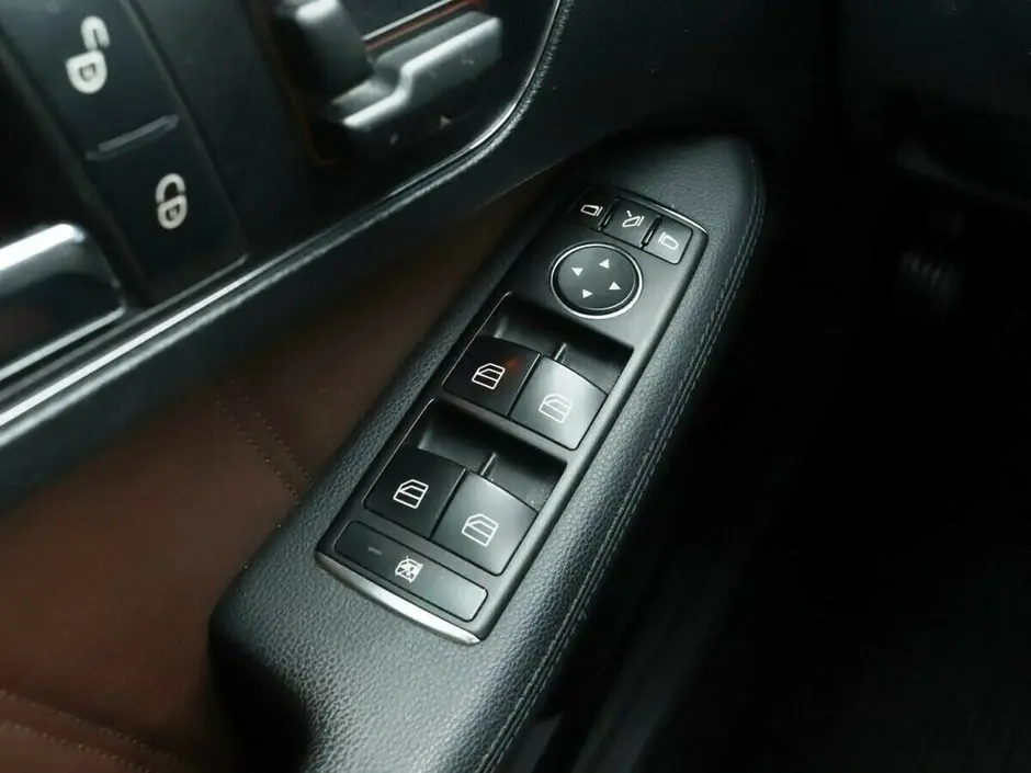 Mercedes-Benz E-Класс, 2010 г.