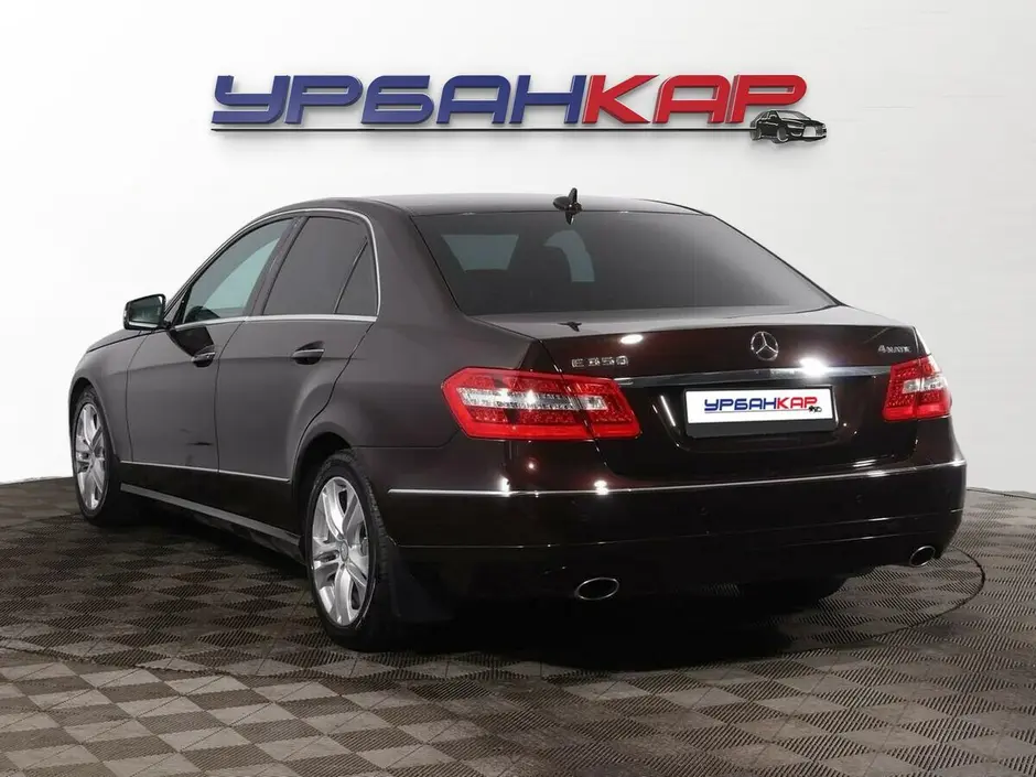 Mercedes-Benz E-Класс, 2010 г.