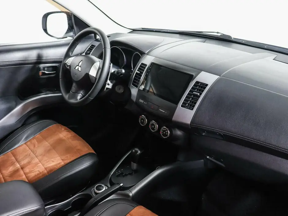 Mitsubishi Outlander, 2011 г.