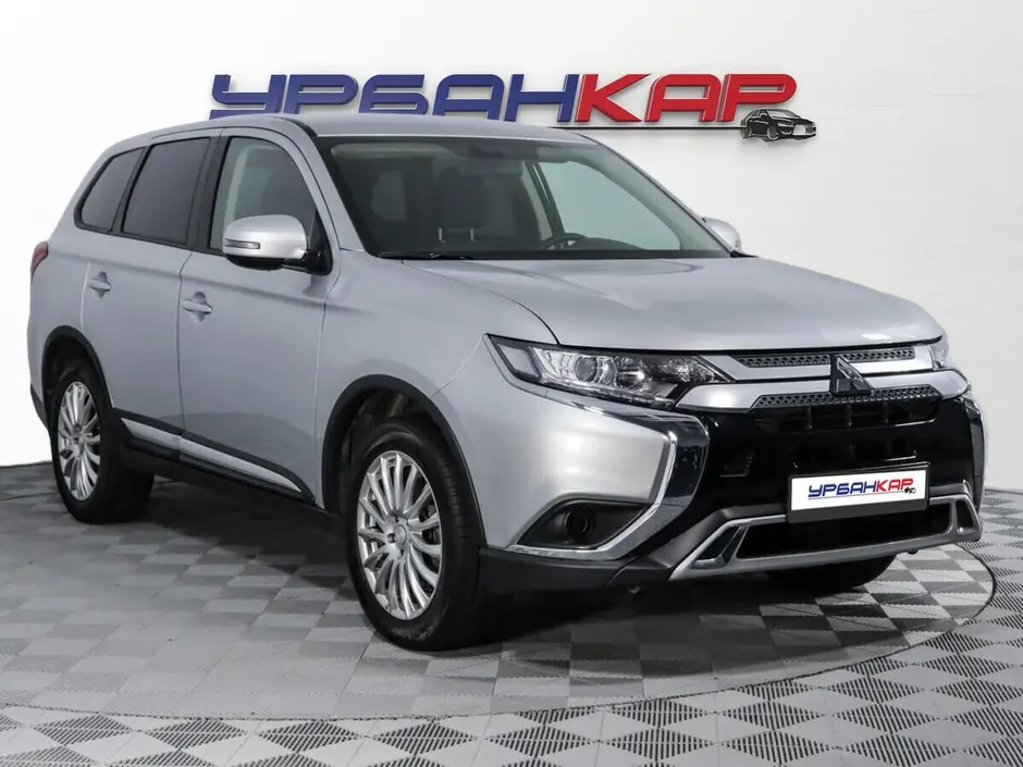 Mitsubishi Outlander, 2020 г.