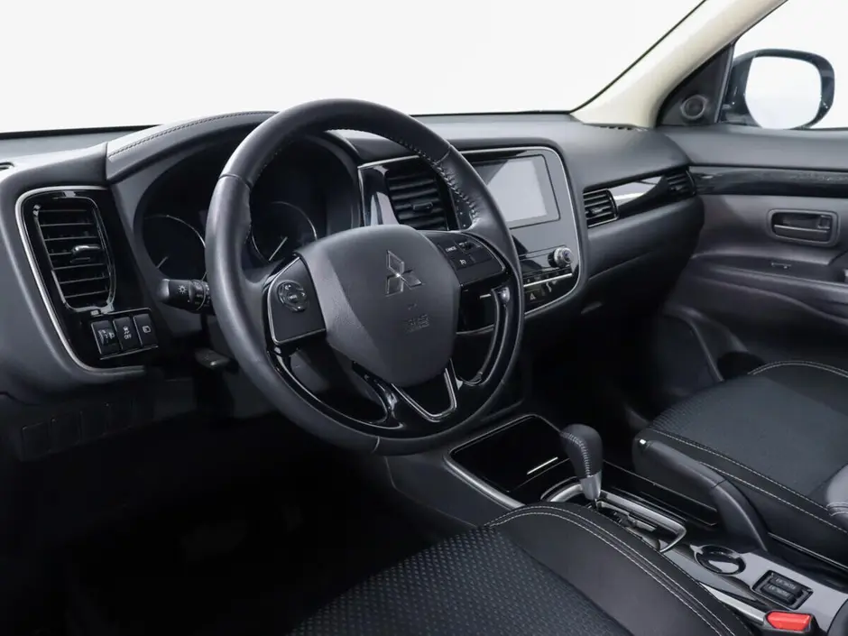 Mitsubishi Outlander, 2020 г.