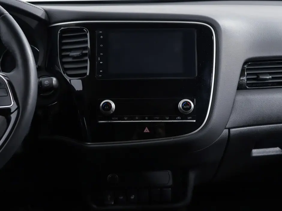 Mitsubishi Outlander, 2020 г.