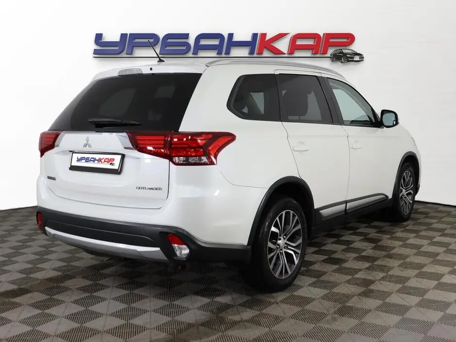 Mitsubishi Outlander, 2015 г.