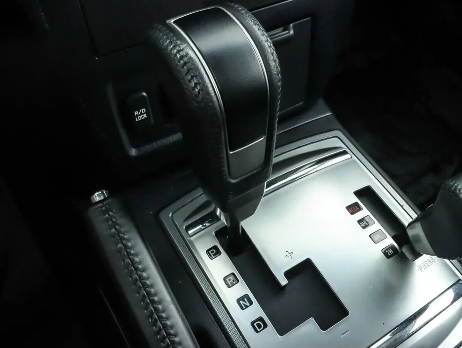 Mitsubishi Pajero, 2012 г.