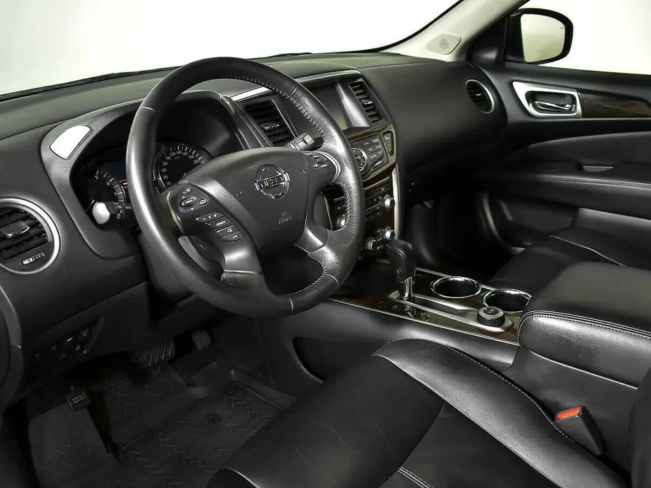 Nissan Pathfinder, 2015 г.