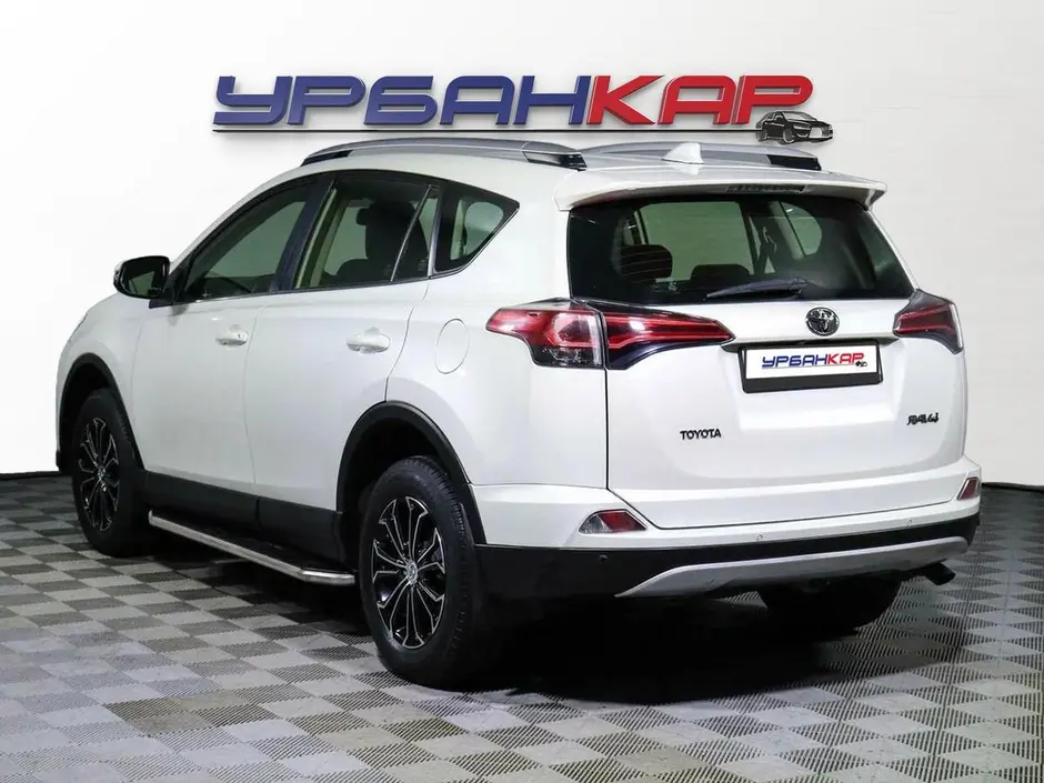 Toyota RAV4, 2015 г.