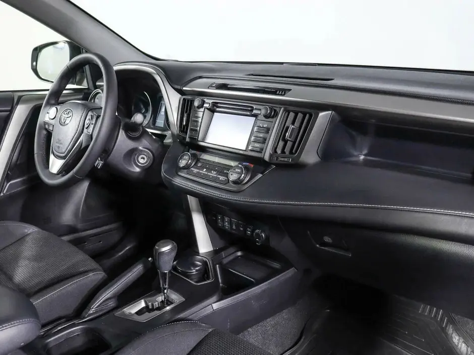 Toyota RAV4, 2015 г.