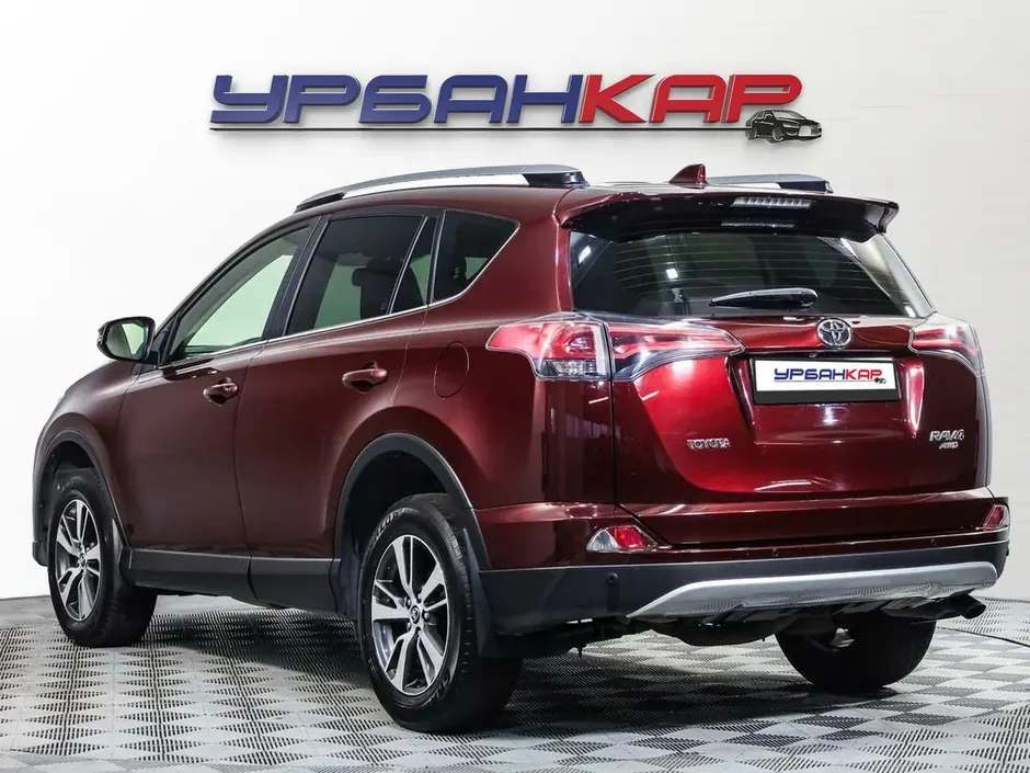 Toyota RAV4, 2015 г.