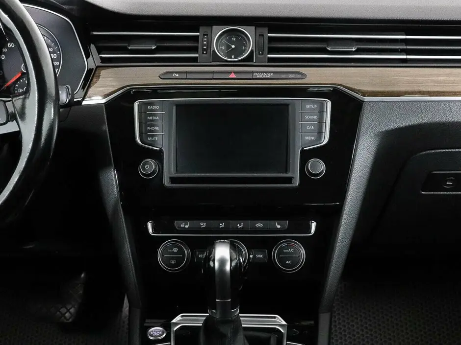 Volkswagen Passat, 2015 г.