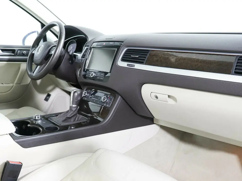 Volkswagen Touareg, 2011 г.