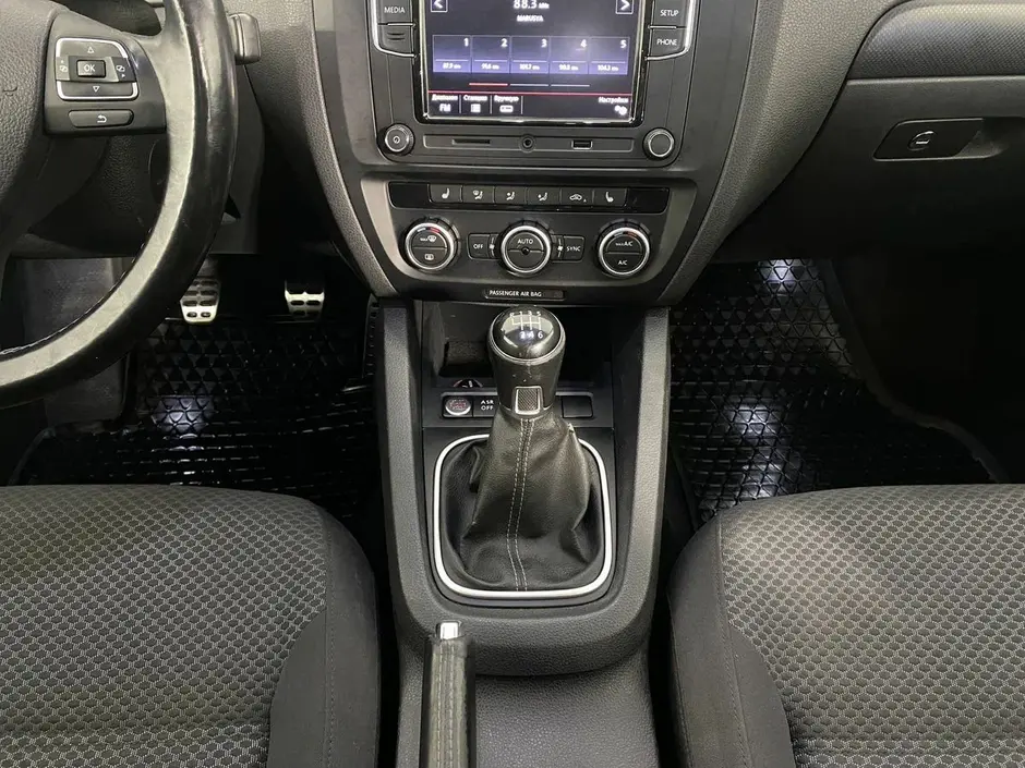 Volkswagen Jetta, 2014 г.